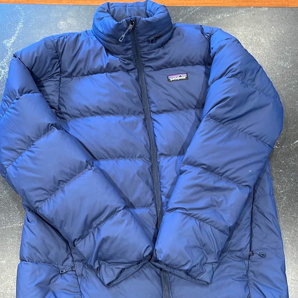 Men’s Patagonia Silent Down Jacket size M medium Navy Blue
